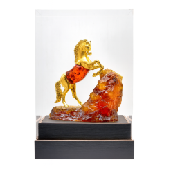 Ngựa bằng hổ phách là biểu tượng của năm 2026